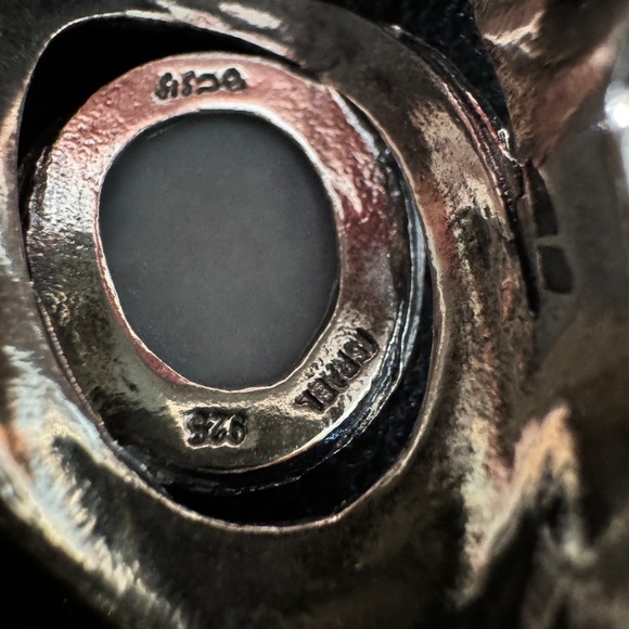 Silver ring with gemstone. - Picture 3 of 3